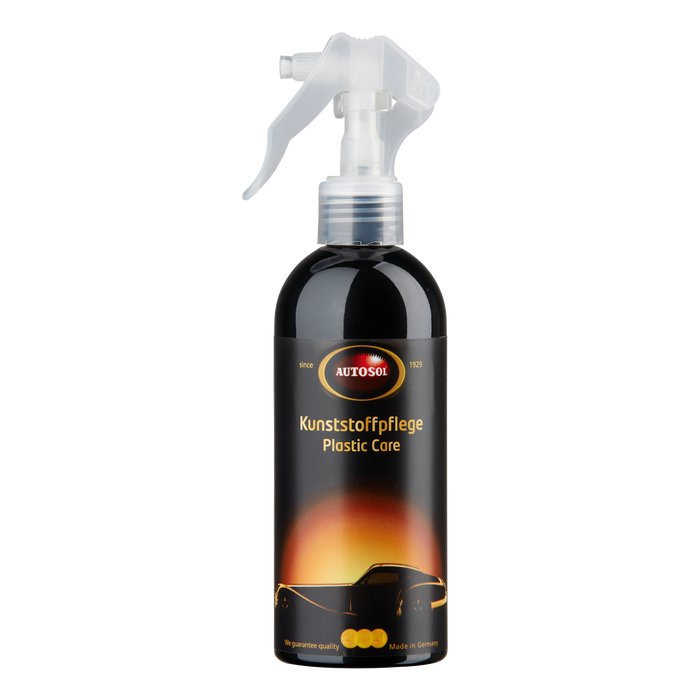 Pflegeemulsion, die Kunststoffe, Gummi, Vinyl, Kunstleder und versiegeltes Holz schützt und konserviert.